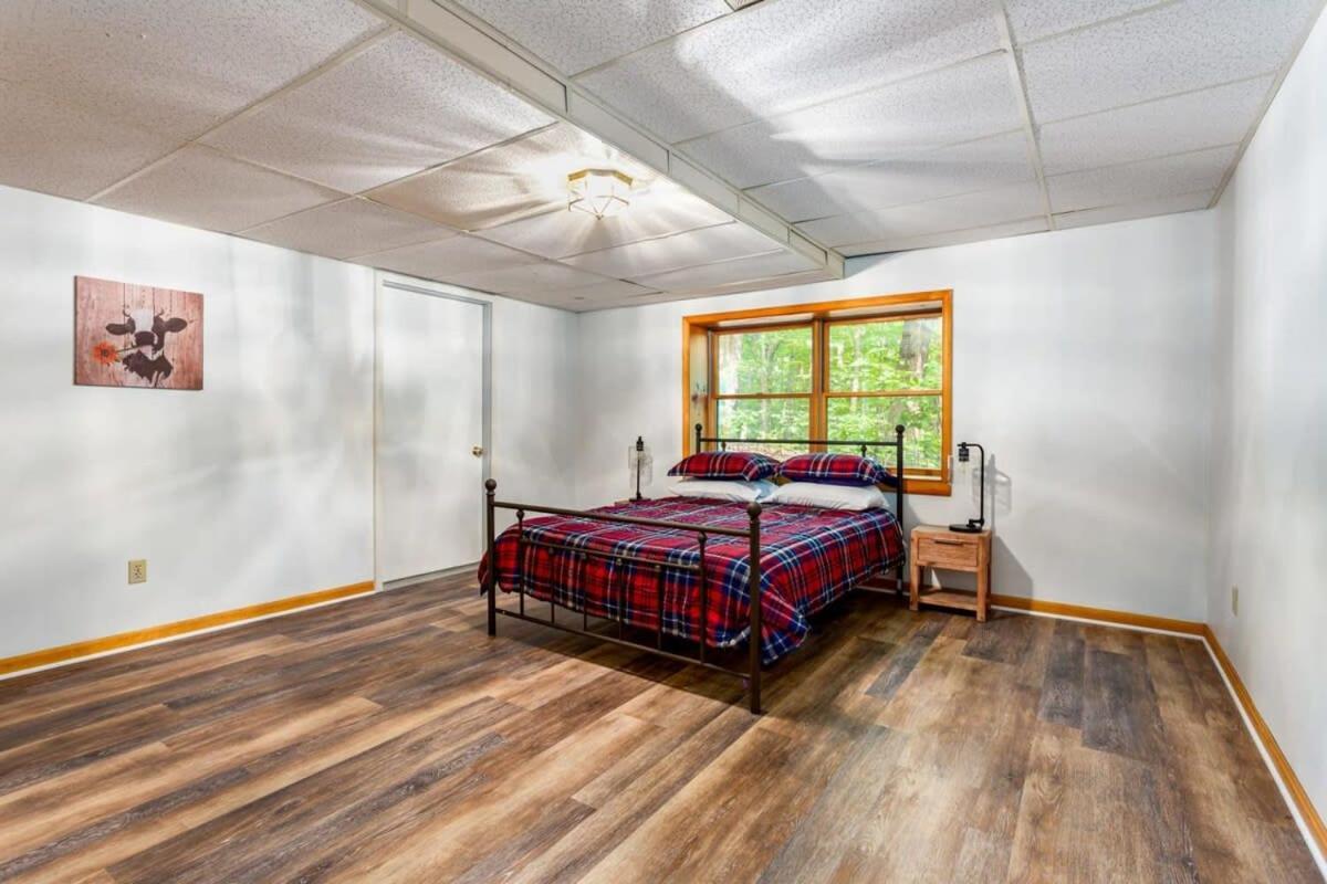 Huge Cabin W Hot Tub, Deck, Grill, Fire Pit, Wifi เบิร์กลีย์สปริงส์ ภายนอก รูปภาพ