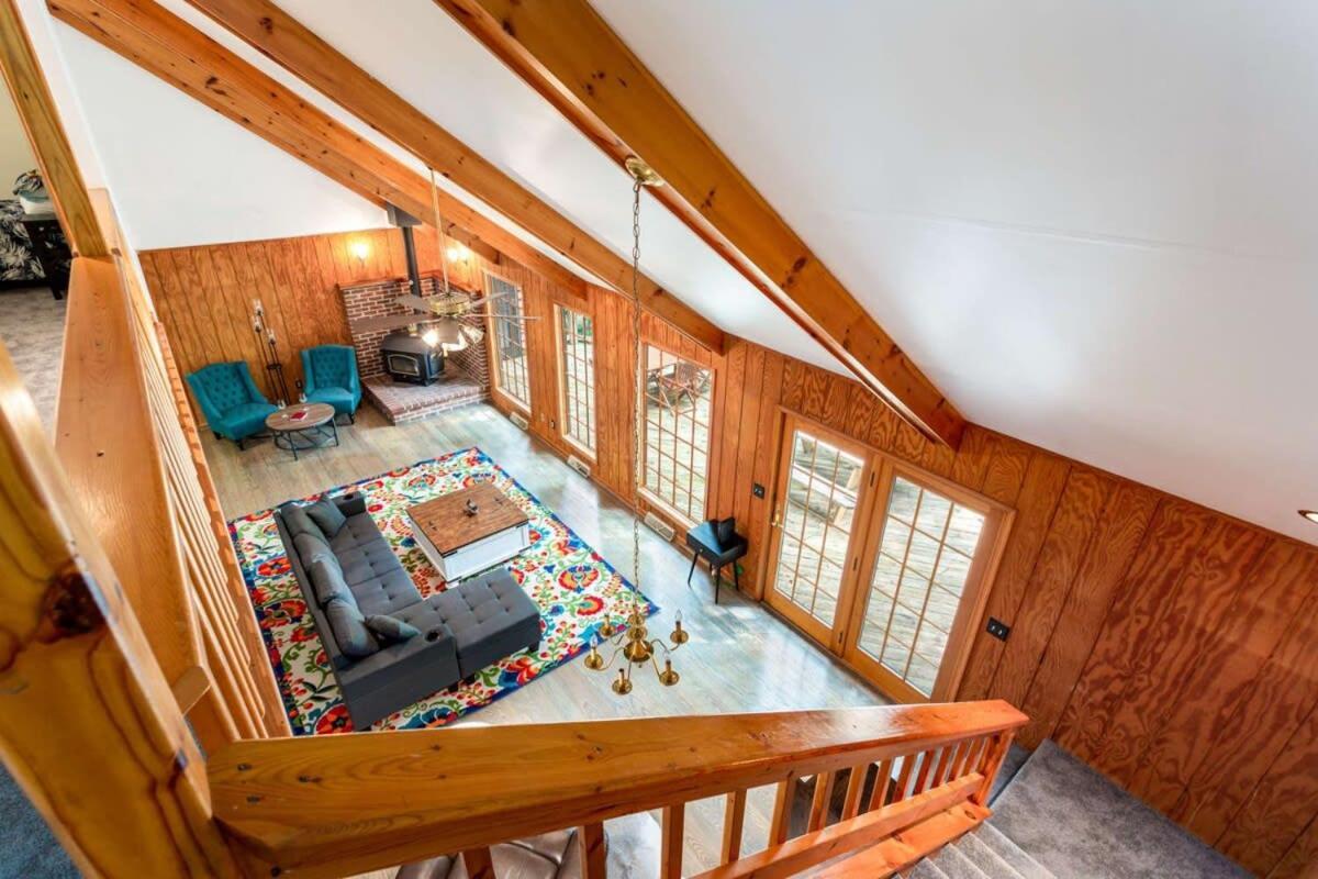 Huge Cabin W Hot Tub, Deck, Grill, Fire Pit, Wifi เบิร์กลีย์สปริงส์ ภายนอก รูปภาพ